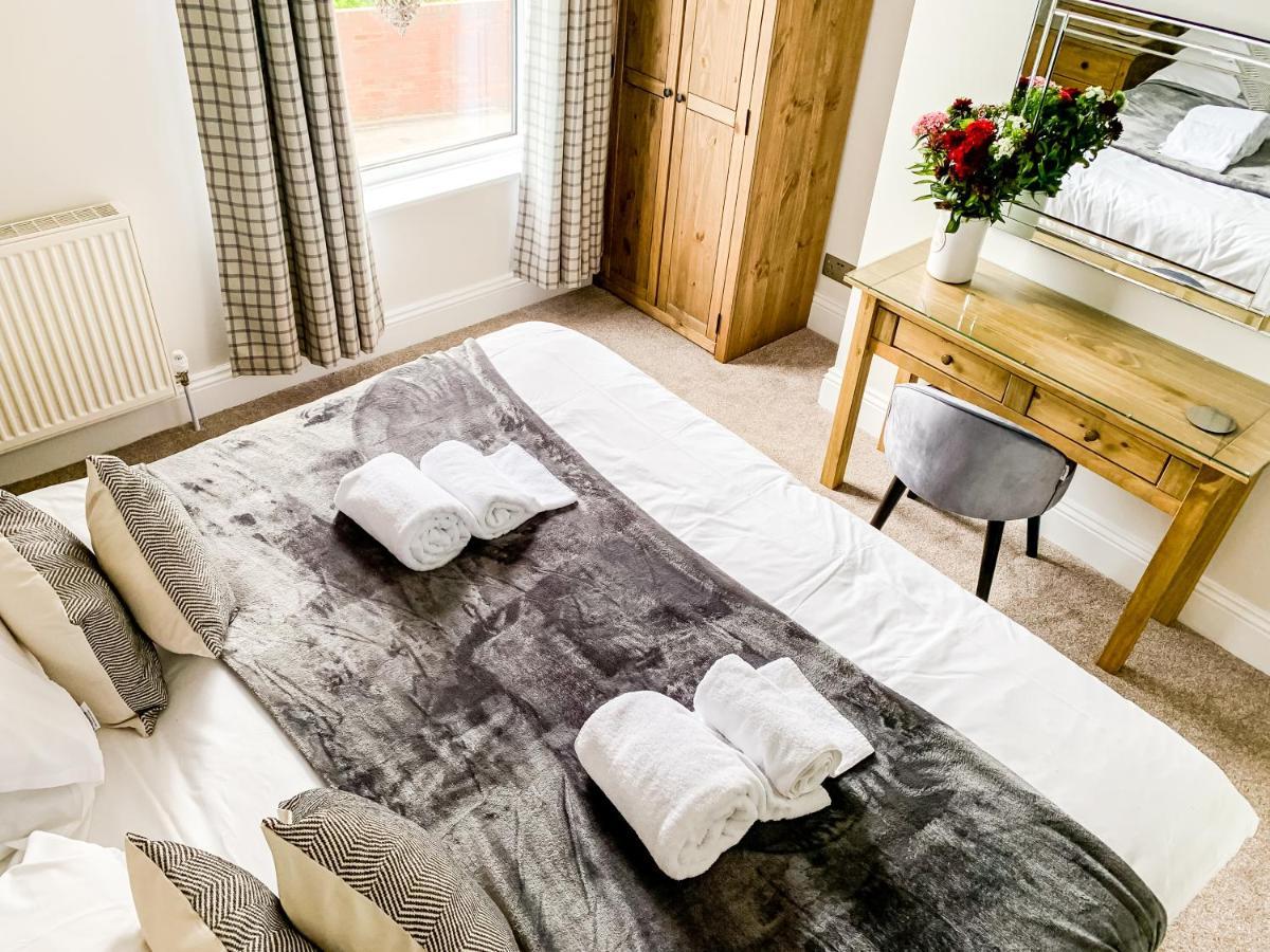 Apartemen Maple House - Quaint Victorian With Free Parking